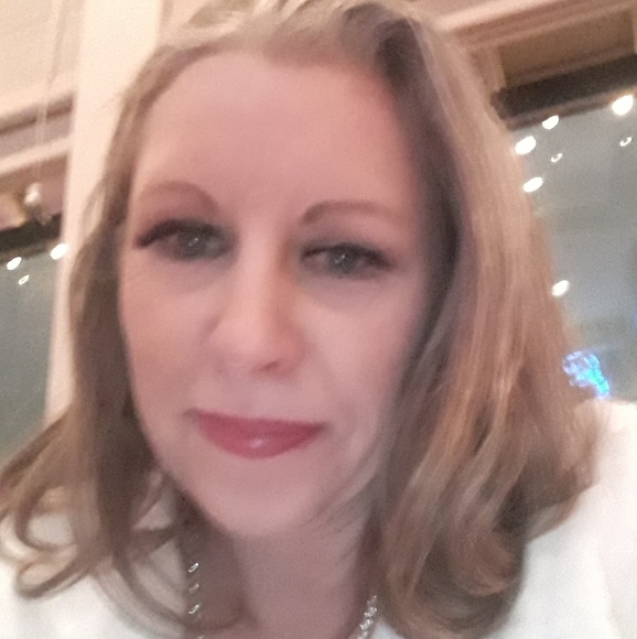 Meet your Posher, Shawna - Picture 1 of 1